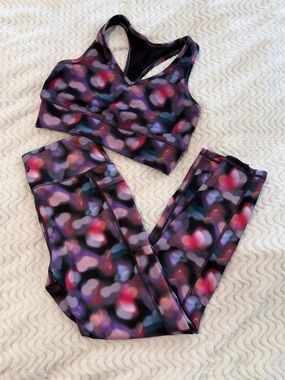 Women's Activewear Set - Sports Bra and Leggings